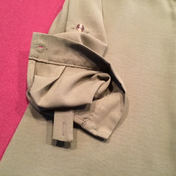 Woman’s button front tunic - Picture 3 of 6